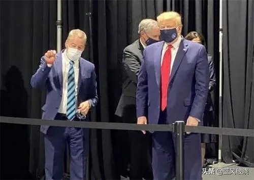 特朗普终于戴口罩了，大家怎么看？