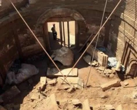 千年巨蛇镇守古墓竟借尸还魂:还有一具千年女尸,惊悚吓人