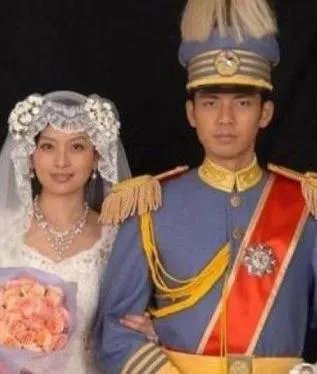 钟汉良妹妹Jackie怒斥谣言 称：小哇老婆是齐芳是假的