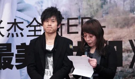 秋天的童话歌曲原唱