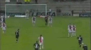 小儒尼尼奥的任意球功夫如何？