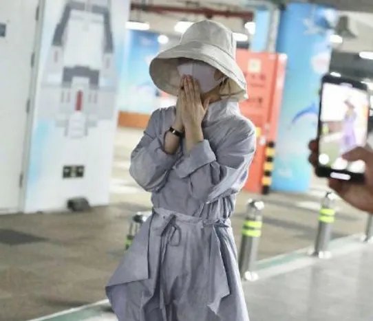 赵丽颖产后现身是怎么回事 赵丽颖产后状态如何