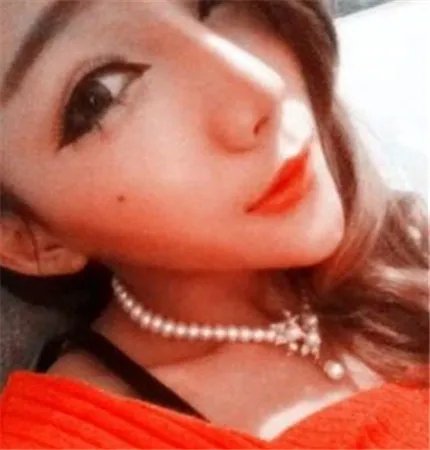 锥子脸蒂娜整容前后对比照曝光  网友惊呼：天哪！蛇精