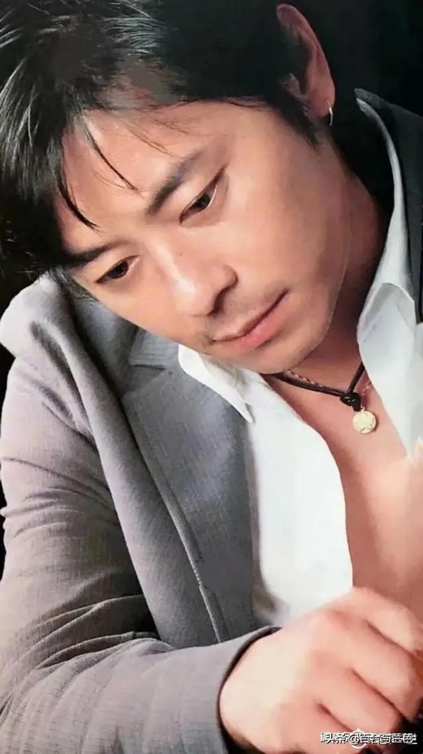 好久没有王杰的消息，好久没有更新微博，有谁知道杰哥怎么样了？