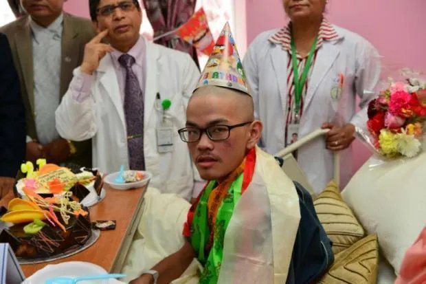 台情侣被困喜马拉雅山47天约定谁先死吃谁，你怎么看？