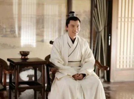 古代嫡女和庶子相比 两人谁的地位更好一些