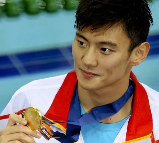 宁泽涛父亲宁峰照片大曝光 新晋国民老公背景吓死人