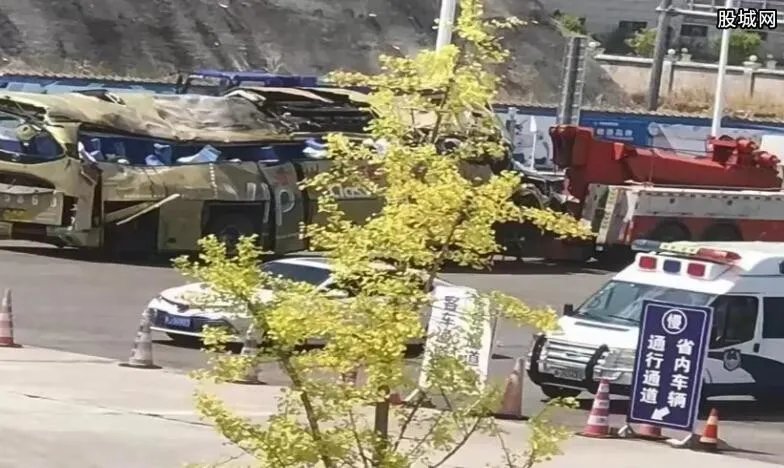 贵州大巴车翻车是什么原因 揭晓事件调查最新消息