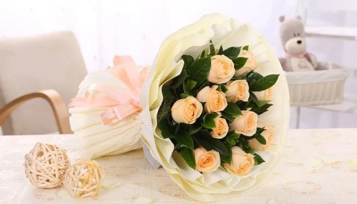 情人节送什么花给女朋友最合适 第一次送花给女朋友送什么花