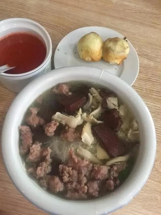 想在福州吃一碗正宗的牛滑，有什么地方可以推荐？