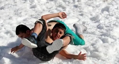 土耳其雪地摔跤比赛是怎样的？