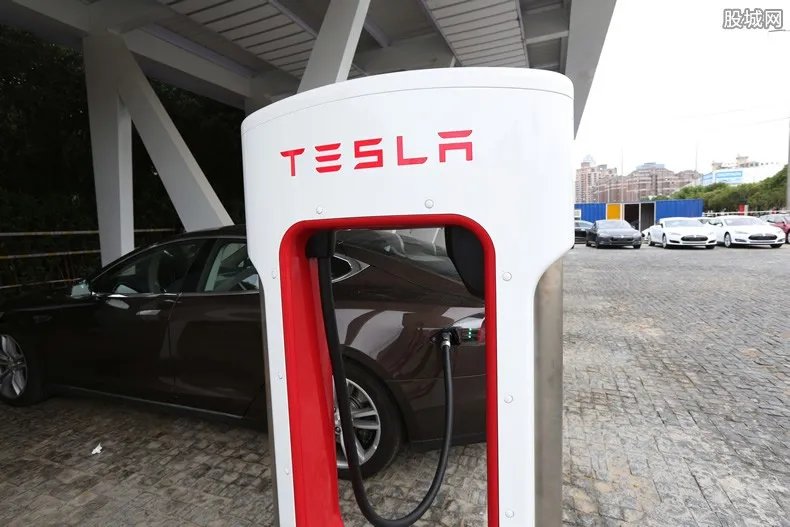 特斯拉工厂着火 发生大火被控制未造成人员伤亡