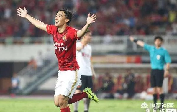 被大连球迷狂嘘！冯潇霆发布1800字回应：我爱大连，跳槽是为了家和实现理想，你怎么看？