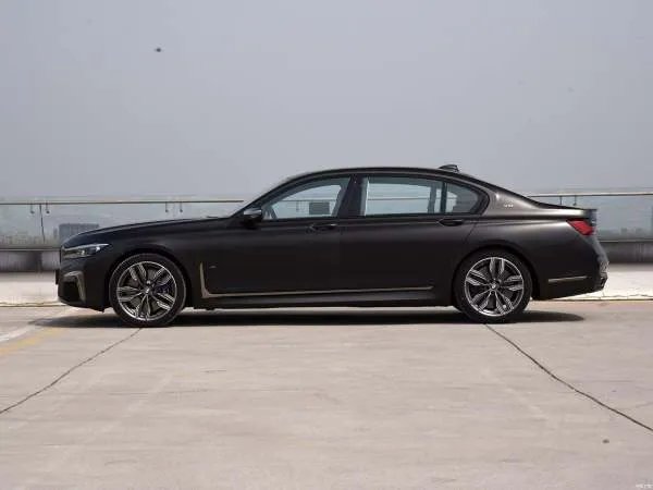 宝马最新价格播报：宝马7系最高综合优惠36万