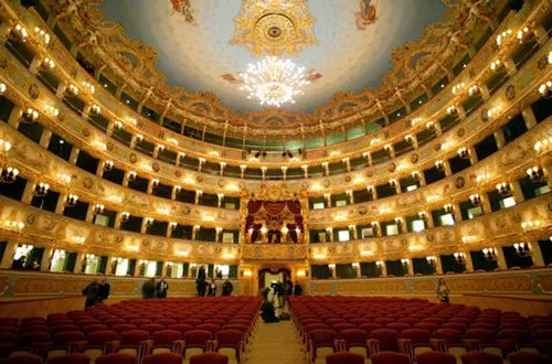 婚礼殿堂图片赏欣 全球五大非比寻常婚礼殿堂