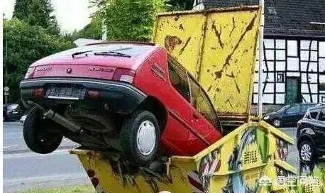 撞人后留下假手机号离开，算肇事逃逸吗？