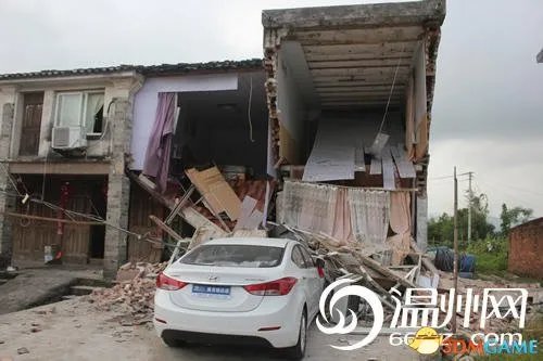 技术逆天网友惊呆：女司机开车回家撞塌父母房子