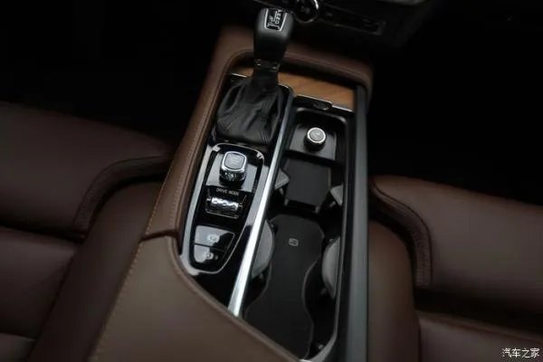 终于有时间了，和大家聊一下提沃尔沃S90一年的感受