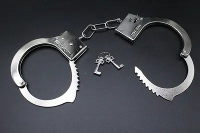 丽江被抱走3岁男孩获救,嫌疑人把孩子放在山洞做什么?