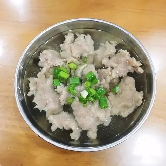 想在福州吃一碗正宗的牛滑，有什么地方可以推荐？