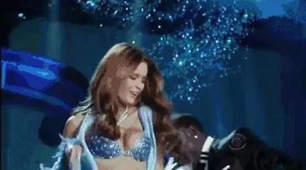 维密史上失误瞬间，大佬们都是如何化解尴尬的？