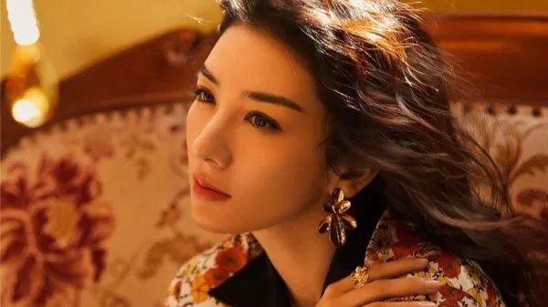 黄奕力挺杨笠称段子是段子态度是态度，为何有人分不清二者区别？