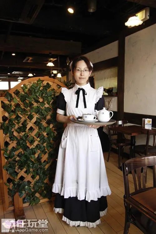 你如何看待女仆咖啡屋？