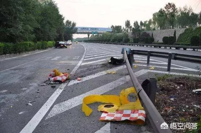 山东一司机在高速上仅1分钟驾照被扣30分，你怎么看？