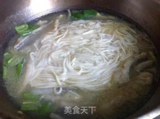 黄鱼煨面