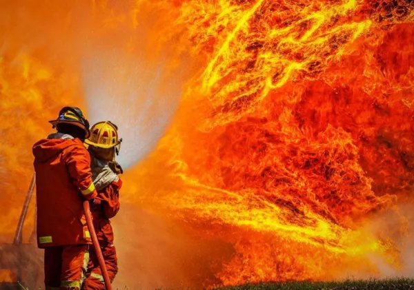 浙江乌镇着火黑夜变成白天，火灾的危害究竟有多大？