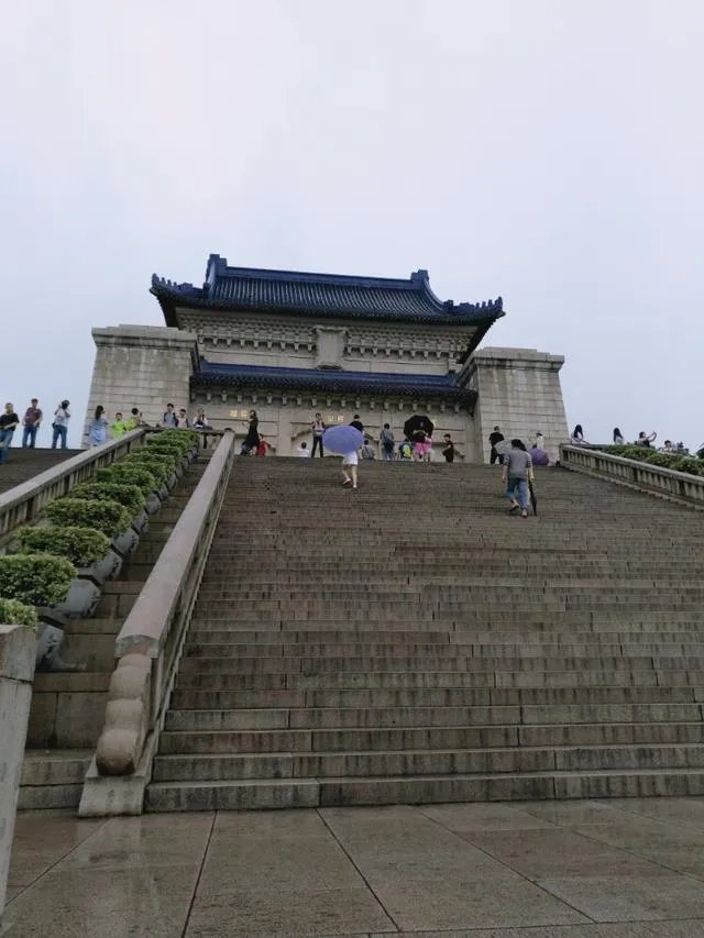 南京名胜古迹和风土人情?