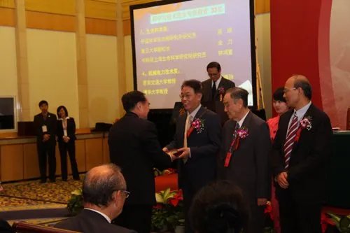 利国伟的主要成就