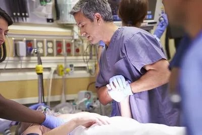 广东佛山仓库起火四人丧生 火灾发生如何向外界求救