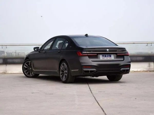 宝马最新价格播报：宝马7系最高综合优惠36万