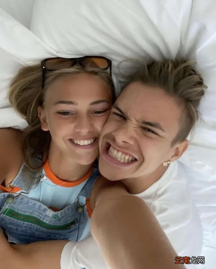 贝克汉姆一家组团秀恩爱 贝克汉姆结婚照