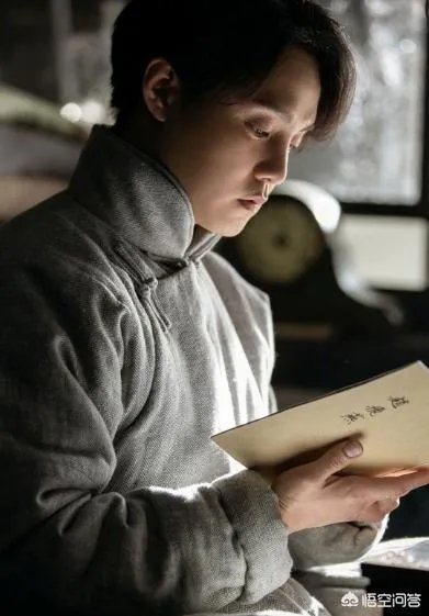 如何评价尹正谜一般的微博？