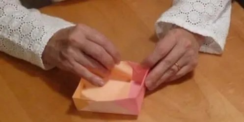 用纸怎么折盒子