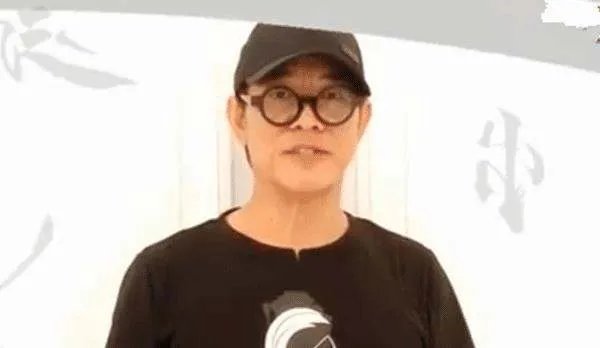 向太替李连杰澄清捐100亿传闻，并曝光李连杰真实家底，你怎么看