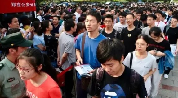 河南高考统一配备文具 考生吐槽难用问题何在