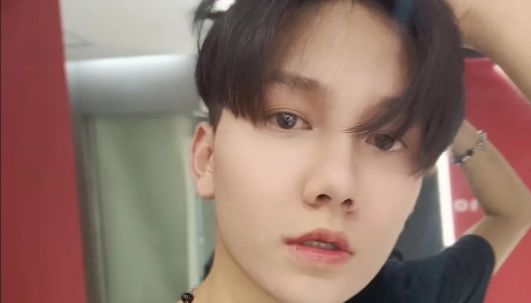 段浩男力挺高嘉朗被骂后再发博，你觉得是他对还是骂他的网友对？