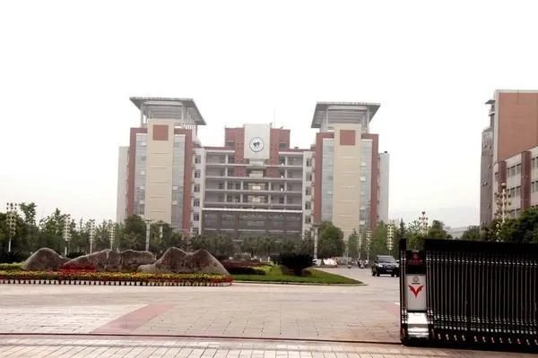 长江师范学院地址