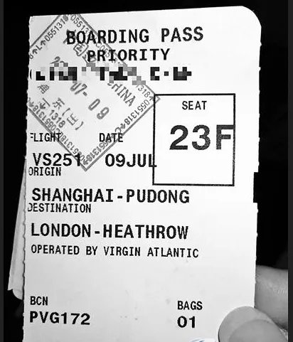 维珍航空赶下中国男孩给出的是什么理由？