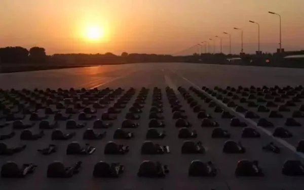 中国仪仗队跟外国仪仗队你更喜欢哪一个？为什么？