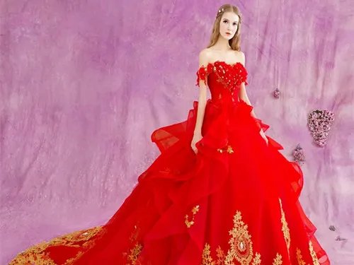 红色婚纱照片欣赏 红色婚纱礼服的意义