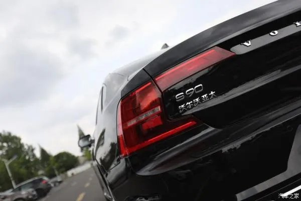 终于有时间了，和大家聊一下提沃尔沃S90一年的感受