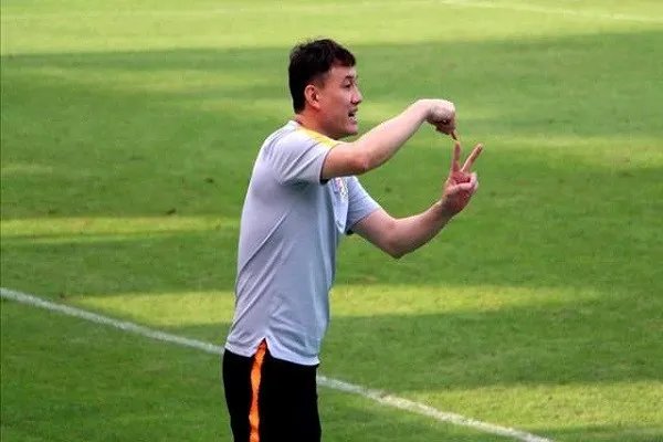 郝伟接替希丁克执教国奥队，他能完成冲击东京奥运会的任务吗？