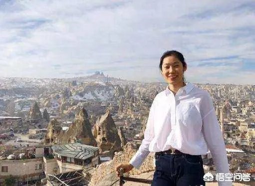 朱婷微博晒休假旅行照，评论区巴西球迷用国旗示爱，你怎么看？