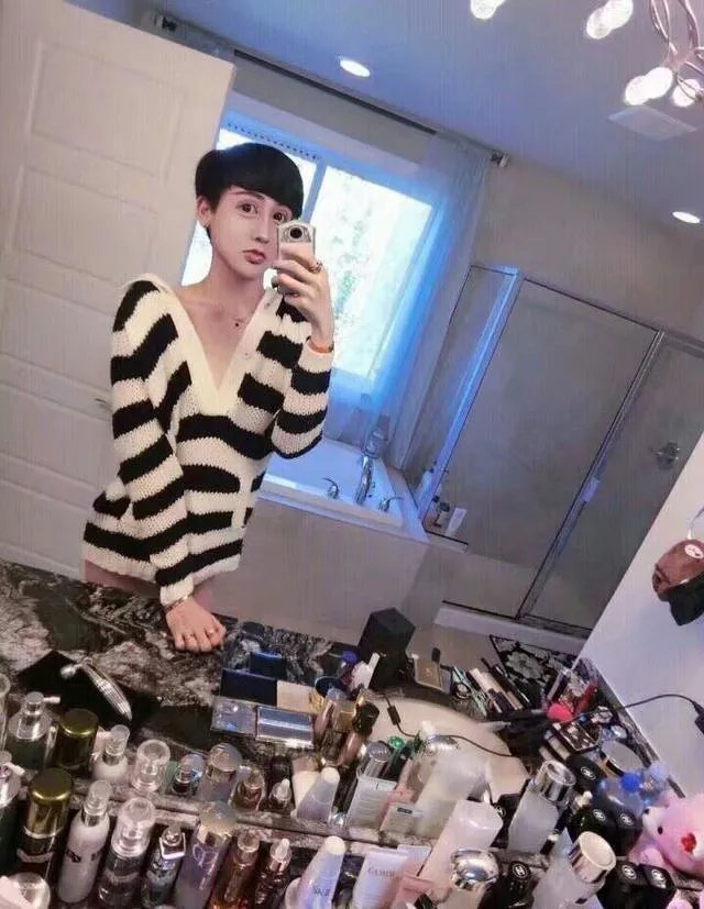 如何评价刘梓晨是有钱没头脑的网红？