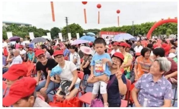 村民拆迁分到10套房子是真的吗？