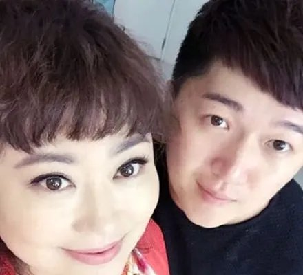 李菁菁老公是谁？ 姐弟恋相差15岁